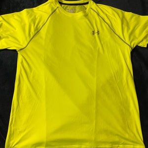Neon green short sleeve Under Armour shirt. XL